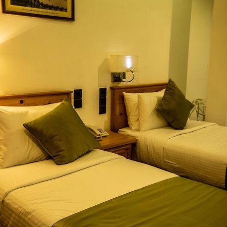 Hotel Ganthera Канди Экстерьер фото