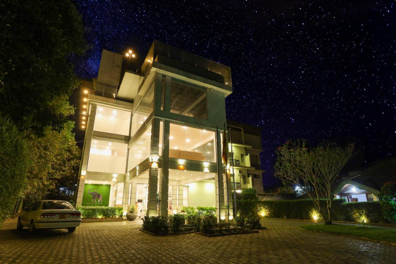 Hotel Ganthera Канди Экстерьер фото