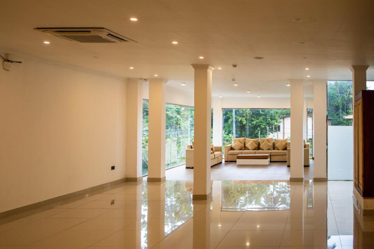 Hotel Ganthera Канди Экстерьер фото