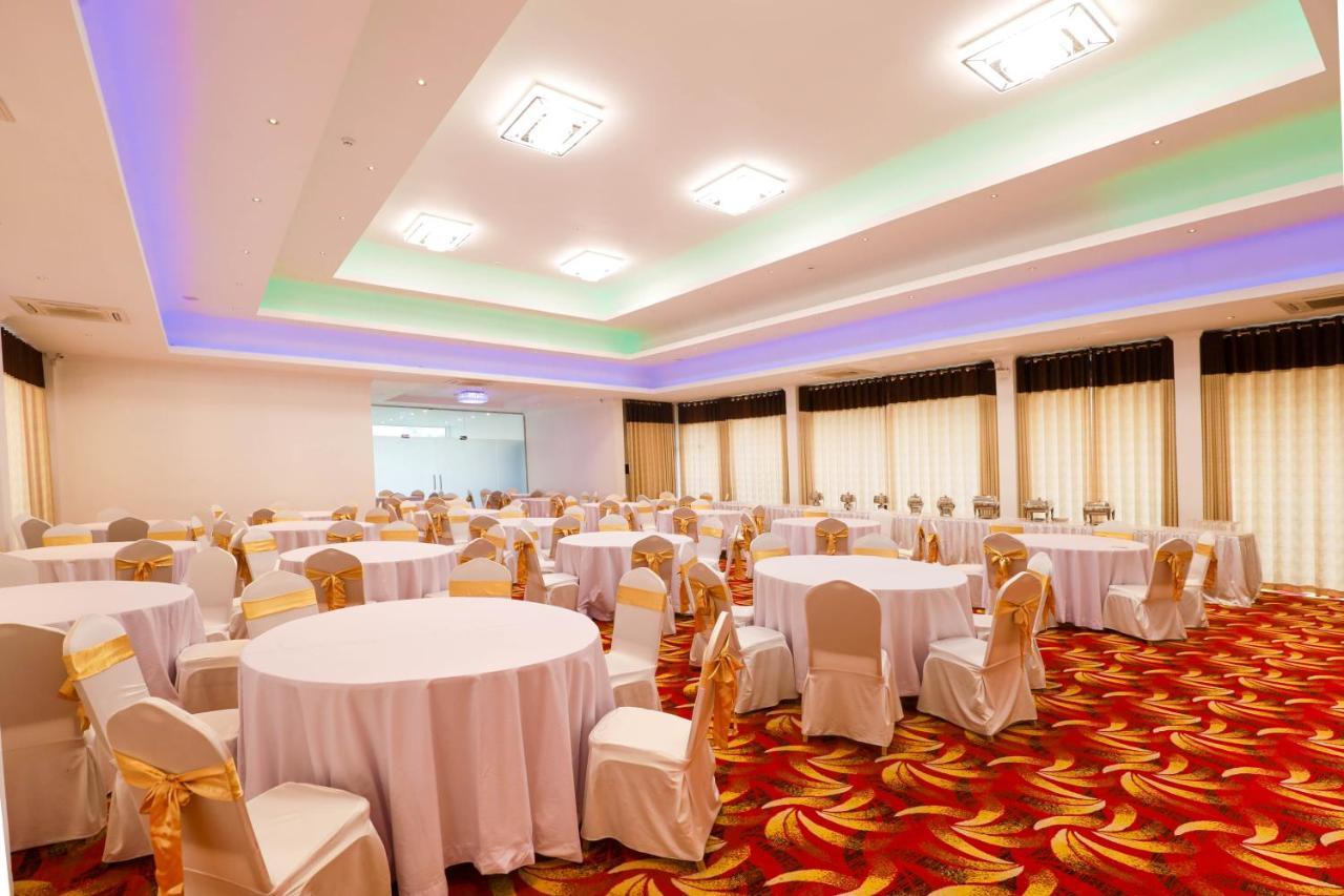 Hotel Ganthera Канди Экстерьер фото