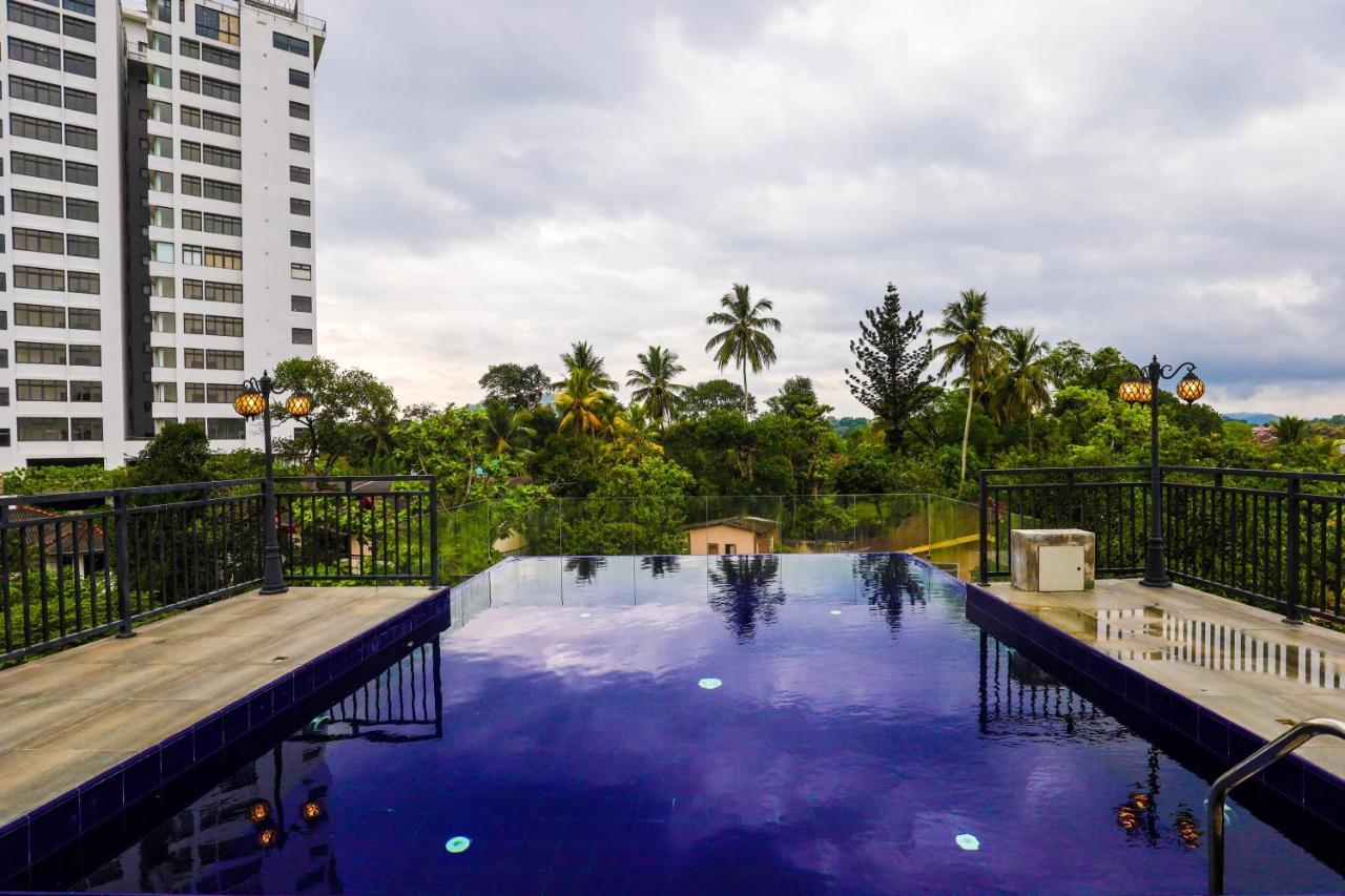 Hotel Ganthera Канди Экстерьер фото