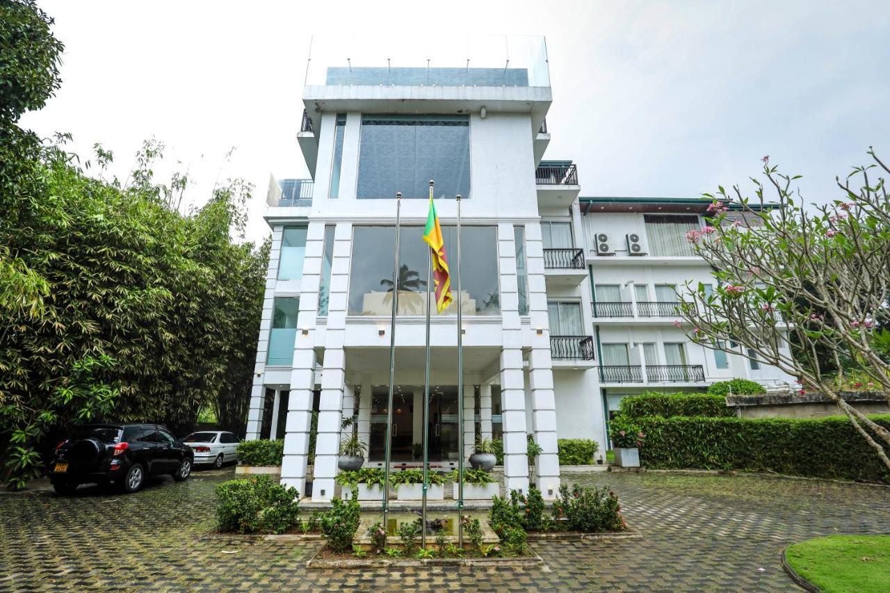 Hotel Ganthera Канди Экстерьер фото