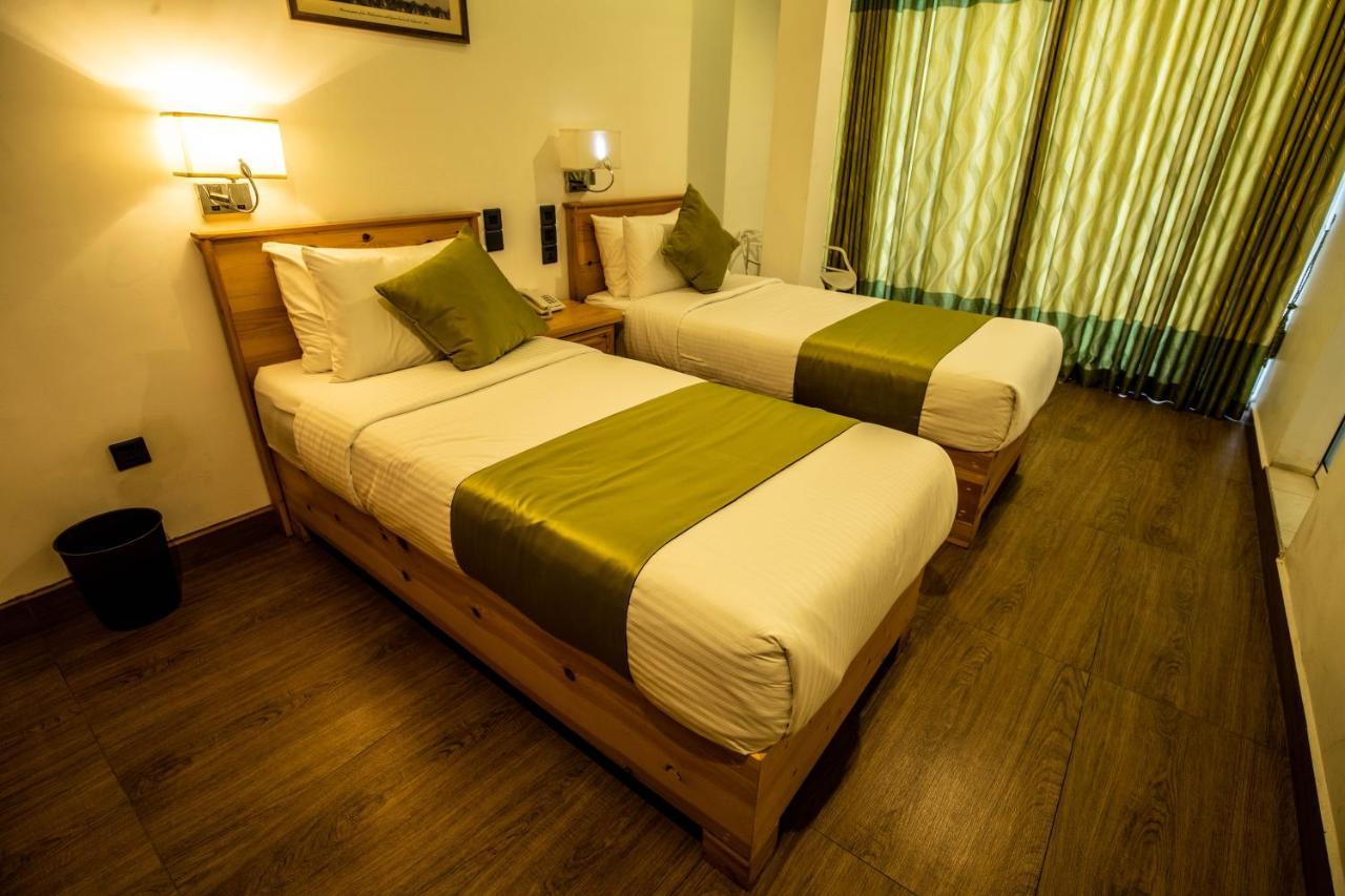Hotel Ganthera Канди Экстерьер фото