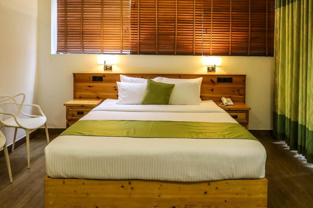 Hotel Ganthera Канди Экстерьер фото