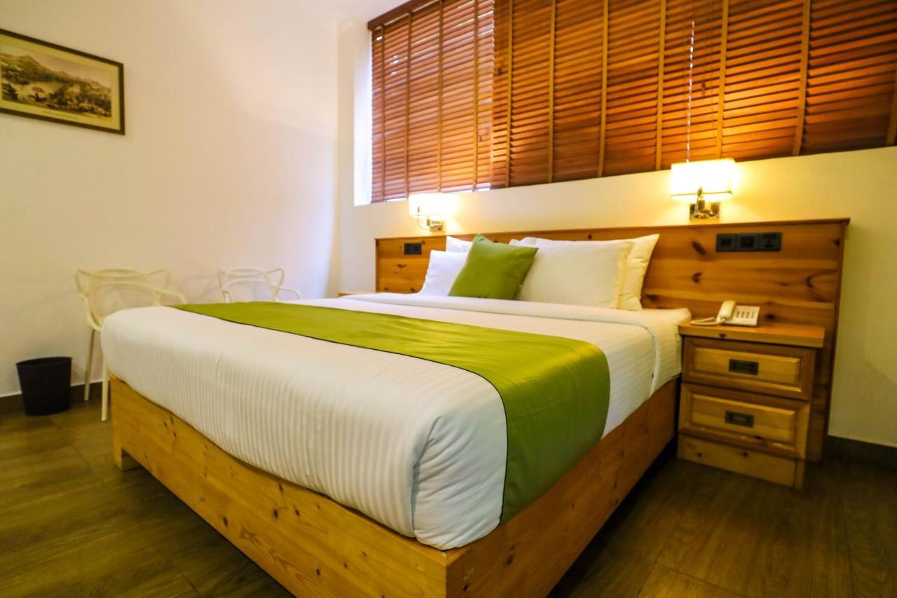 Hotel Ganthera Канди Экстерьер фото